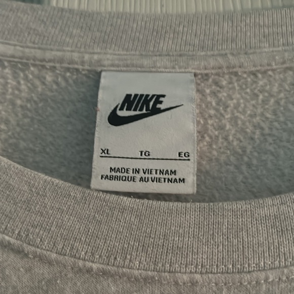 Nike Sweatshirt - Picture 3 of 3